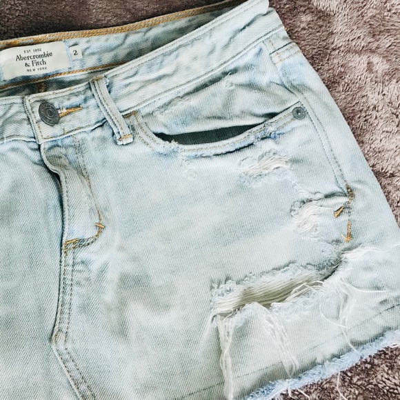 Distressed Mini skirt - Picture 2 of 3